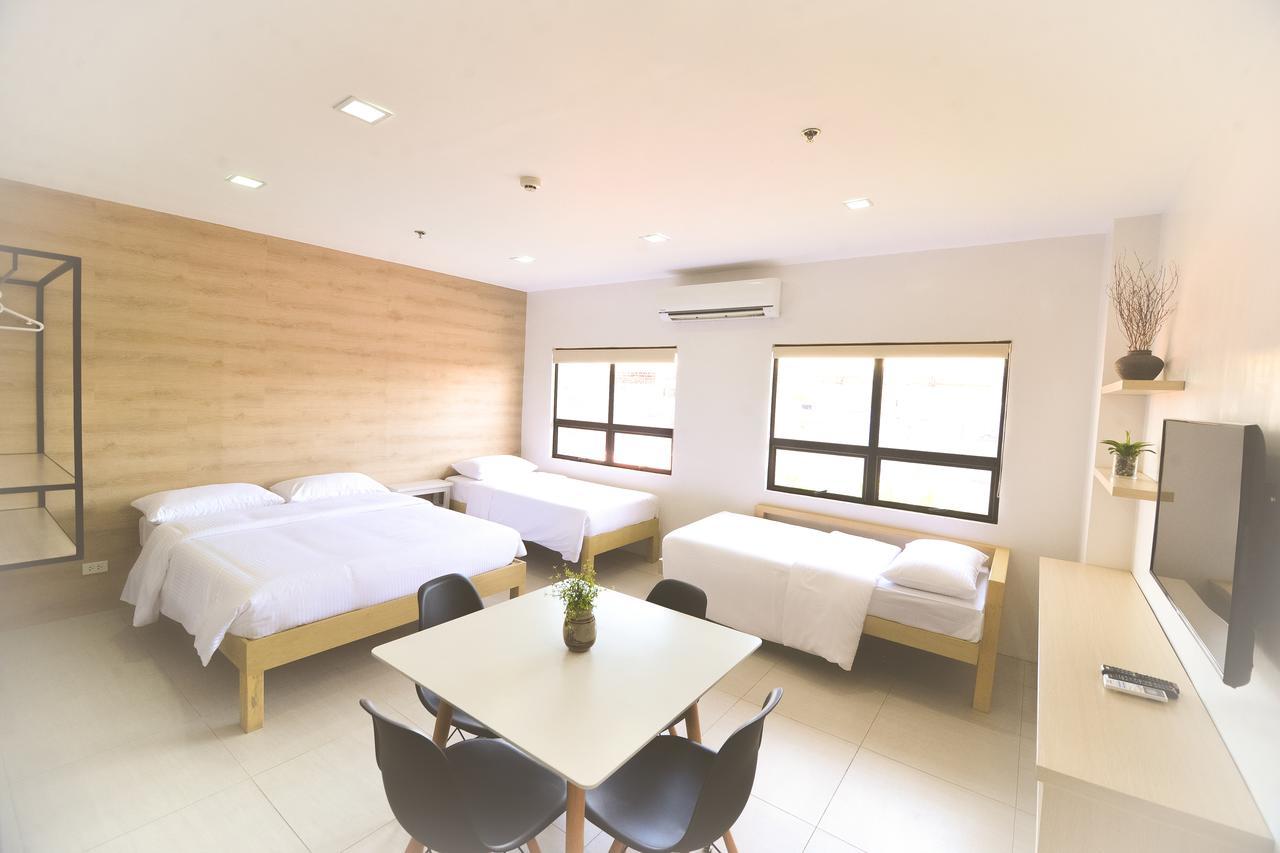 Felix Residences Cebu Esterno foto